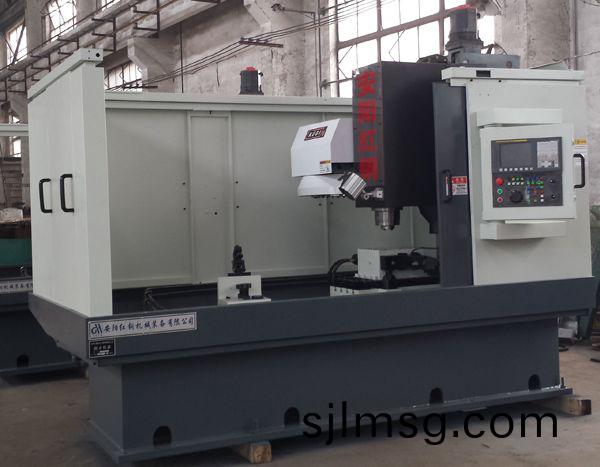 前軸鎖(suo)銷(xiao)孔(kong)專(zhuan)用加工(gong)